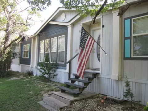 102 S Robin Hl, Kerrville, TX 78028