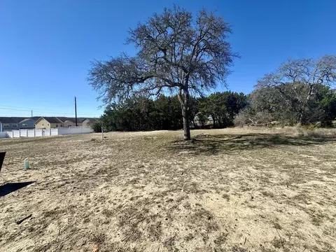 704 N Sendero Rdg, Kerrville, TX 78028