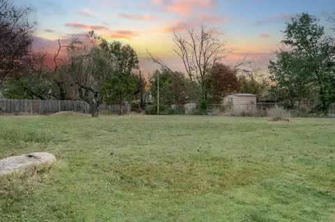 1013 Avenue B, Fredericksburg, TX 78624