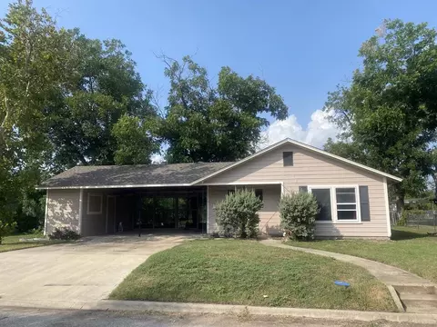 512 Milton St, Kerrville, TX 78028
