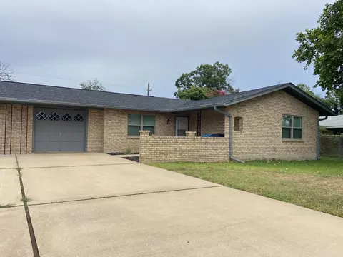 205 N Ab N Manor Dr, Kerrville, TX 78028