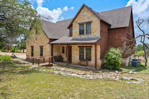 500 Reverse R Dr, Fredericksburg, TX 78624