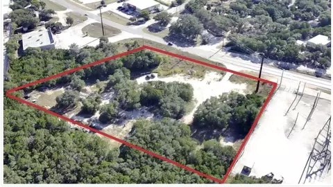 8865 Fm 1026, Lakehills, TX 78063