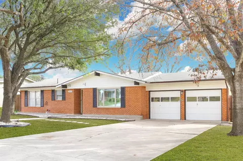 2806 Belvoir Dr, San Antonio, TX 78230