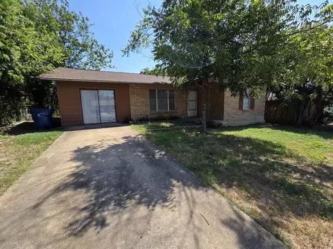 602 Milton St, Kerrville, TX 78028