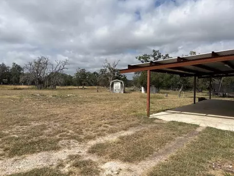 Exterior - 36 Crossing Dr, Harper, TX 78631 photo 4 of 5