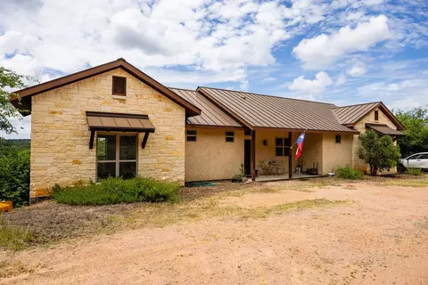127 Robert E Lee Rd, Hunt, TX 78024