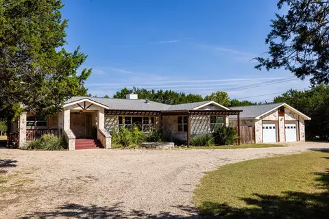 1121 Monroe Dr, Kerrville, TX 78028