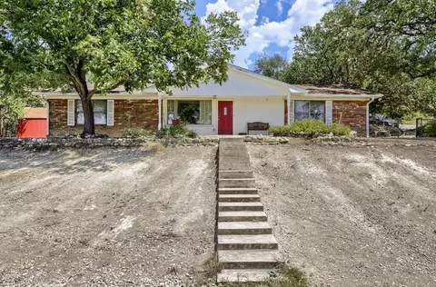 706 Indian Trl, Kerrville, TX 78028
