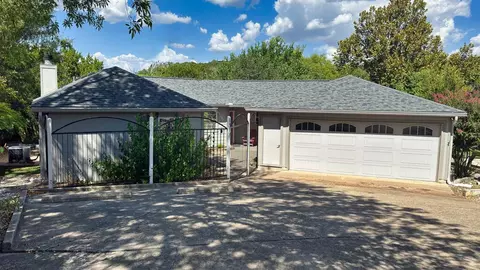 1317 N Malibu Dr, Kerrville, TX 78028