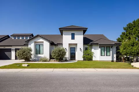 3011 Club House Rd, Kerrville, TX 78028