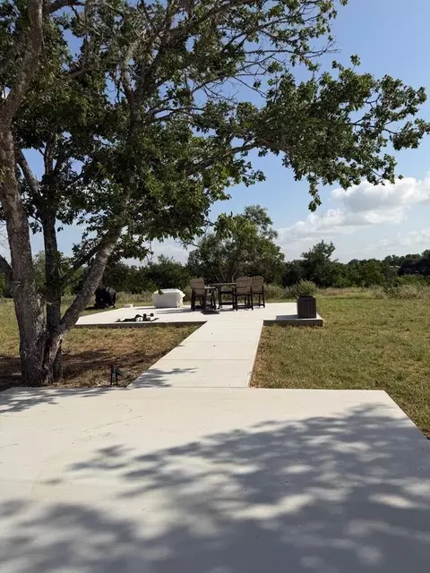 232 Resort Ct, Fredericksburg, TX 78624