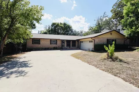 104 Poco Vista Dr S, Kerrville, TX 78028