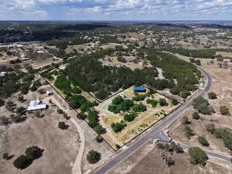 233 Deer Park Ln, Kerrville, TX 78028