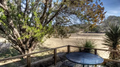 Exterior - 22 Squirrel Bnd, Uvalde, TX 78801 photo 12 of 15