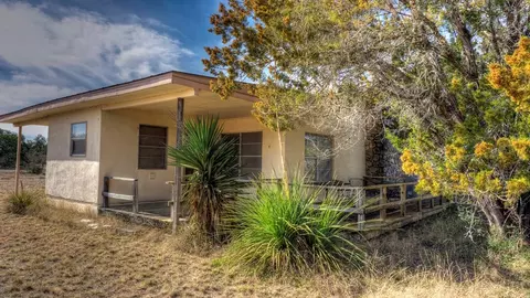 Exterior - 22 Squirrel Bnd, Uvalde, TX 78801 photo 3 of 15
