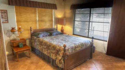 Bedroom - 22 Squirrel Bnd, Uvalde, TX 78801 photo 1 of 4