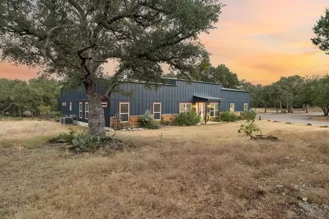 105 Dillard Ln, Bergheim, TX 78004
