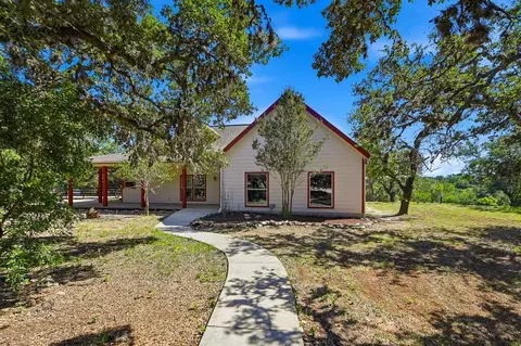 514 Burning Tree Ln, Bandera, TX 78003
