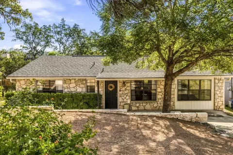 715 Tanglewood Ln, Kerrville, TX 78028
