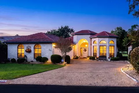 523 Oakland Hills Ln, Kerrville, TX 78028