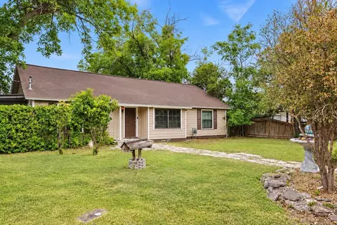 311 Spence St, Kerrville, TX 78028