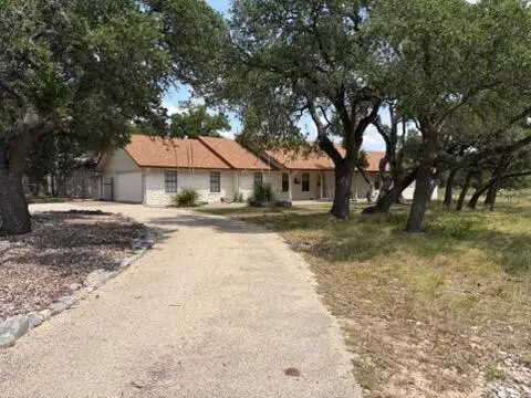 1478 Shin Oak Way, Kerrville, TX 78028