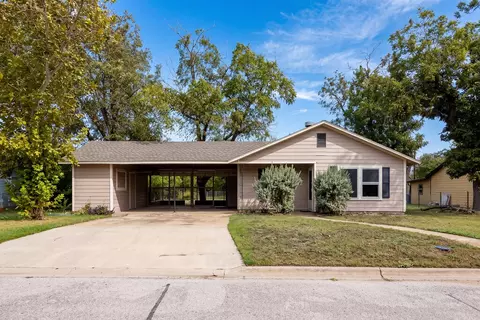 512 Milton St, Kerrville, TX 78028