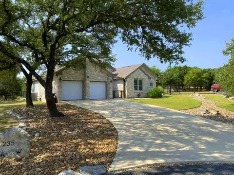 235 S Skye Dr, Kerrville, TX 78028