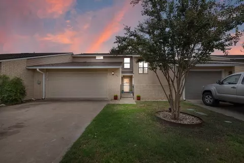 463 Summit Cir, Fredericksburg, TX 78624