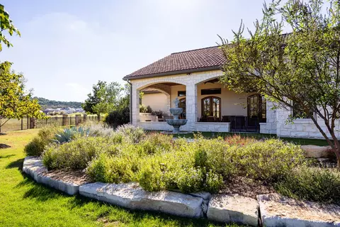 2005 Toscano Way, Kerrville, TX 78028