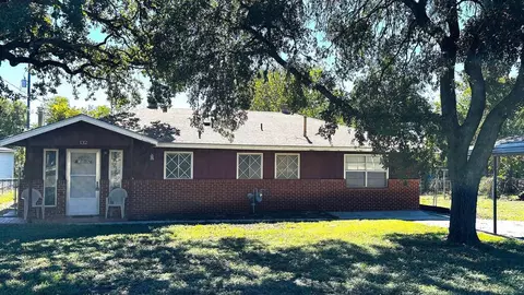 132 E Oak Way, Kerrville, TX 78028