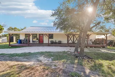 105 Cub Ln, Kerrville, TX 78028