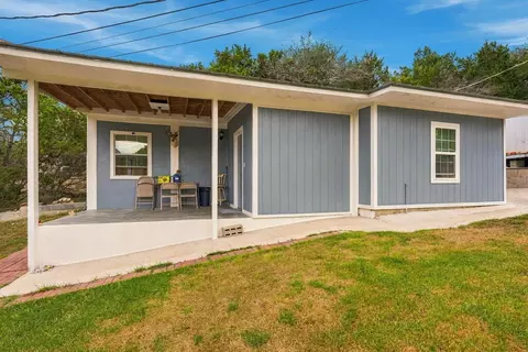 330 Sparkman, Kerrville, TX 78028