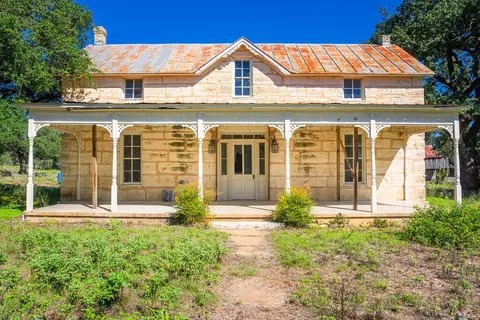 803 Gold-schaefer Rd, Fredericksburg, TX 78624