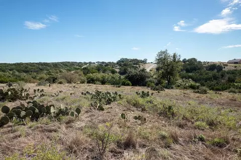 1114 N Cattlemans Crossing Dr, Kerrville, TX 78028
