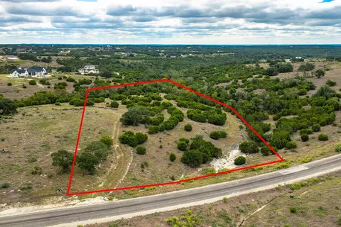 121 Cattlemans Crossing Dr, Kerrville, TX 78028
