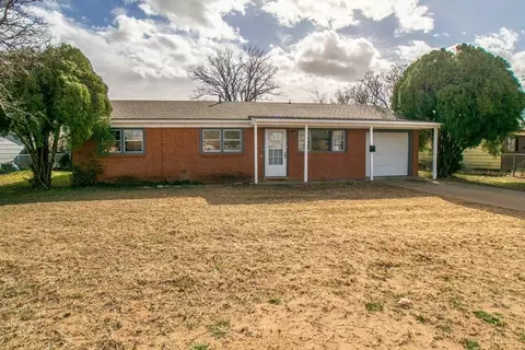 1908 E Colgate St, Lubbock, TX 79403 photo 2