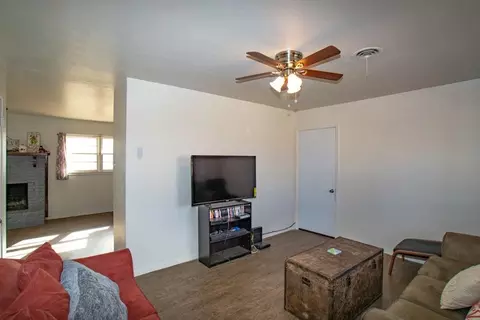 1908 E Colgate St, Lubbock, TX 79403 photo 3