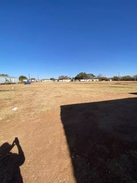 327 E 88th St, Lubbock, TX 79404 photo 4