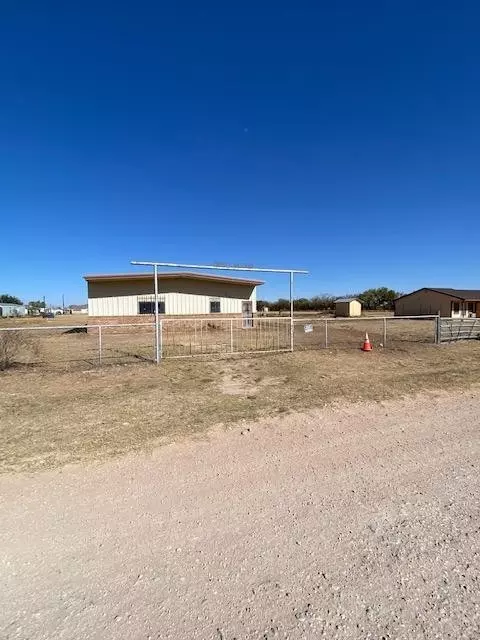 327 E 88th St, Lubbock, TX 79404 photo 1