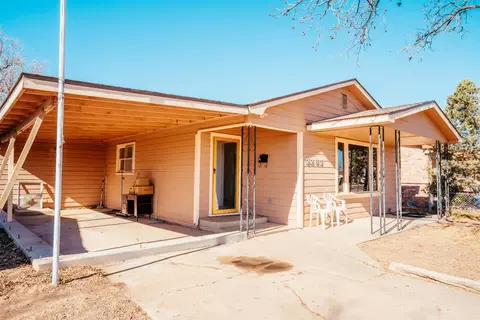2203 Kokomo, Plainview, TX 79072 photo 3