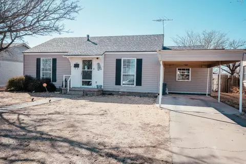 307 Irene, Plainview, TX 79072 photo 2