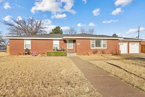 1601 Smythe St, Plainview, TX 79072 photo 1