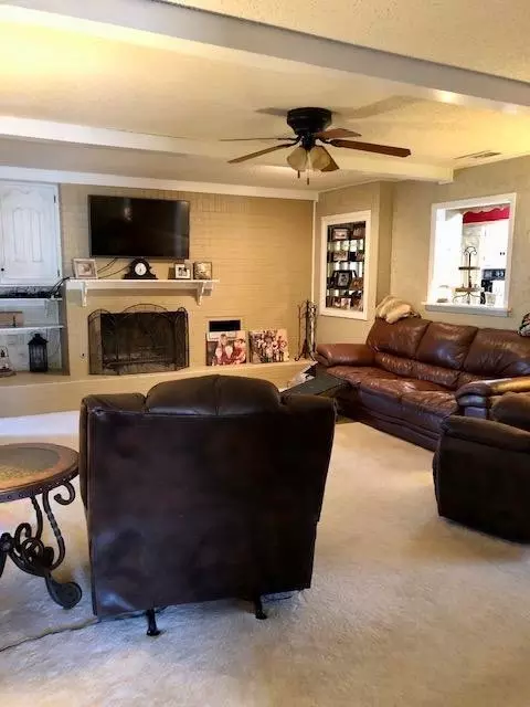 801 Holliday St, Plainview, TX 79072 photo 6