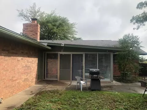 801 Holliday St, Plainview, TX 79072 photo 2