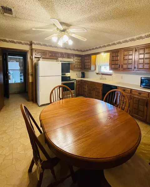 1420 Kings Row, Plainview, TX 79072 photo 7
