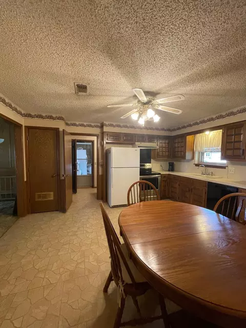 1420 Kings Row, Plainview, TX 79072 photo 8