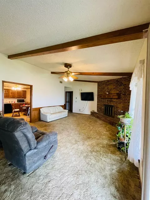 1420 Kings Row, Plainview, TX 79072 photo 6