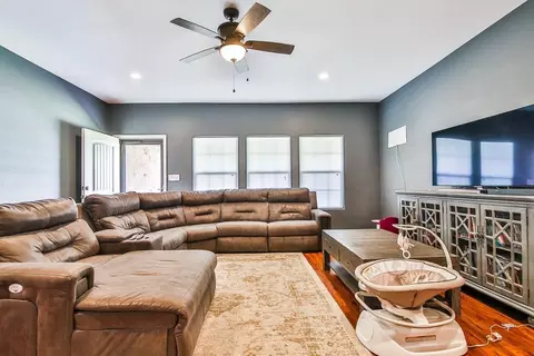 402 E 7th St, Idalou, TX 79329 photo 5